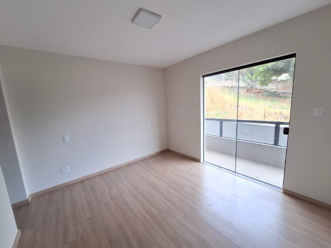 APARTAMENTO COM AREA para aluguel no Residencial Veredas: 