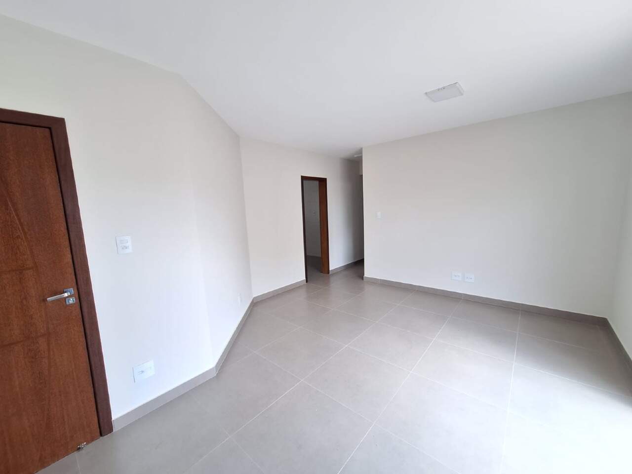 APARTAMENTO COM AREA para aluguel no Residencial Veredas: 