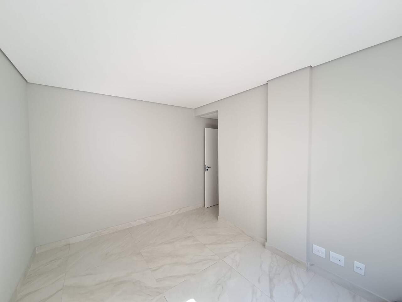 APARTAMENTO COM AREA para aluguel no CENTRO: 