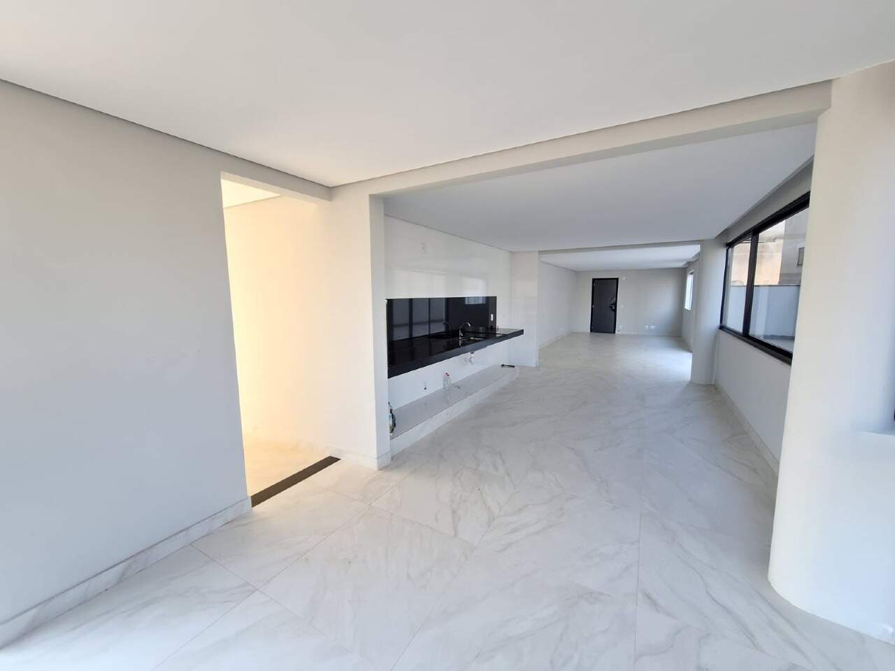 APARTAMENTO COM AREA para aluguel no CENTRO: 
