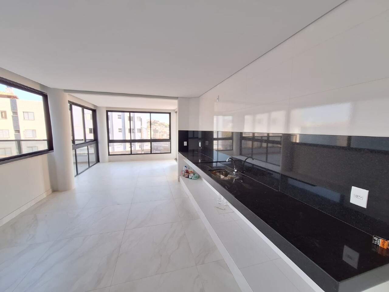 APARTAMENTO COM AREA para aluguel no CENTRO: 