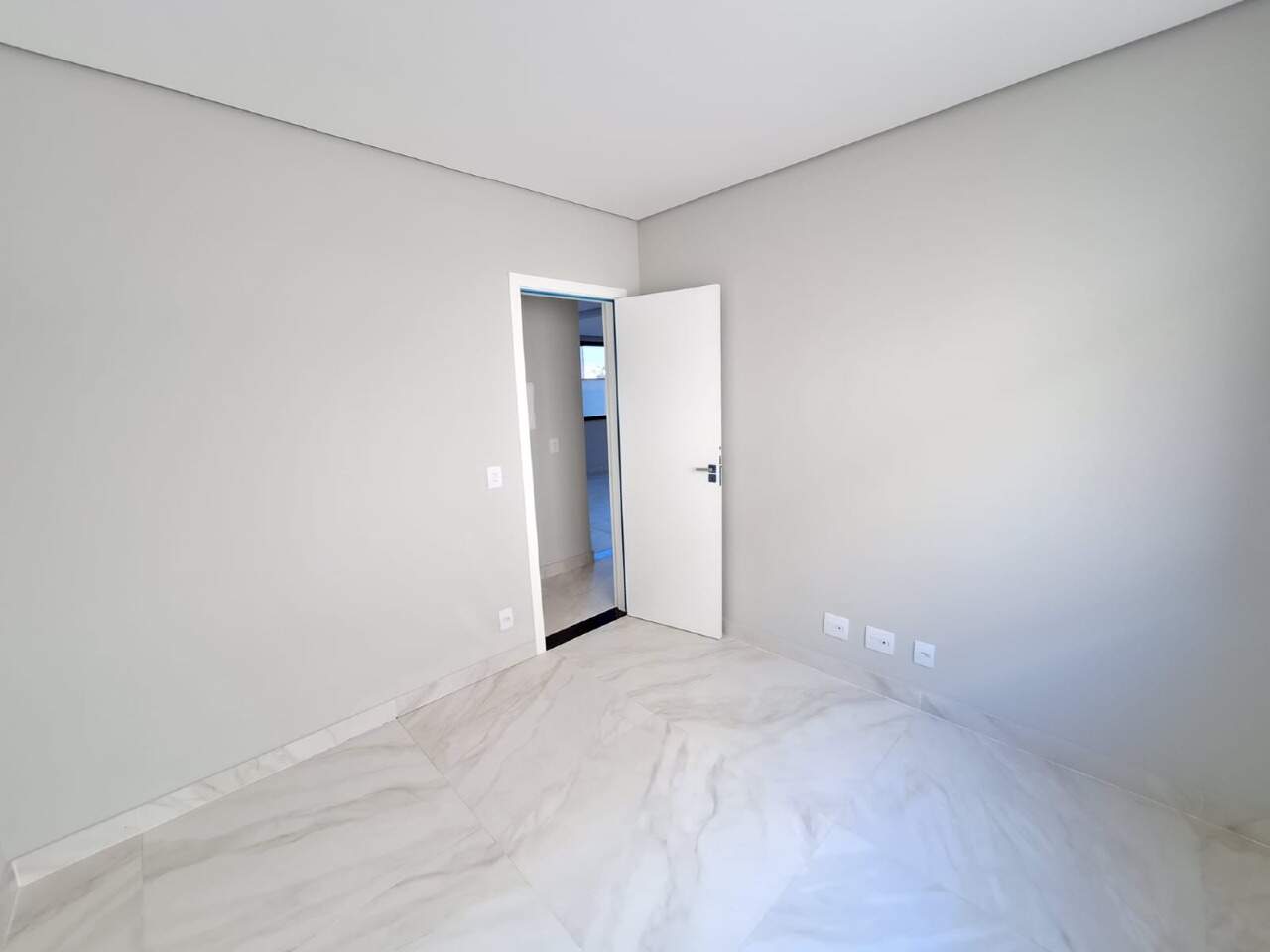 APARTAMENTO COM AREA para aluguel no CENTRO: 