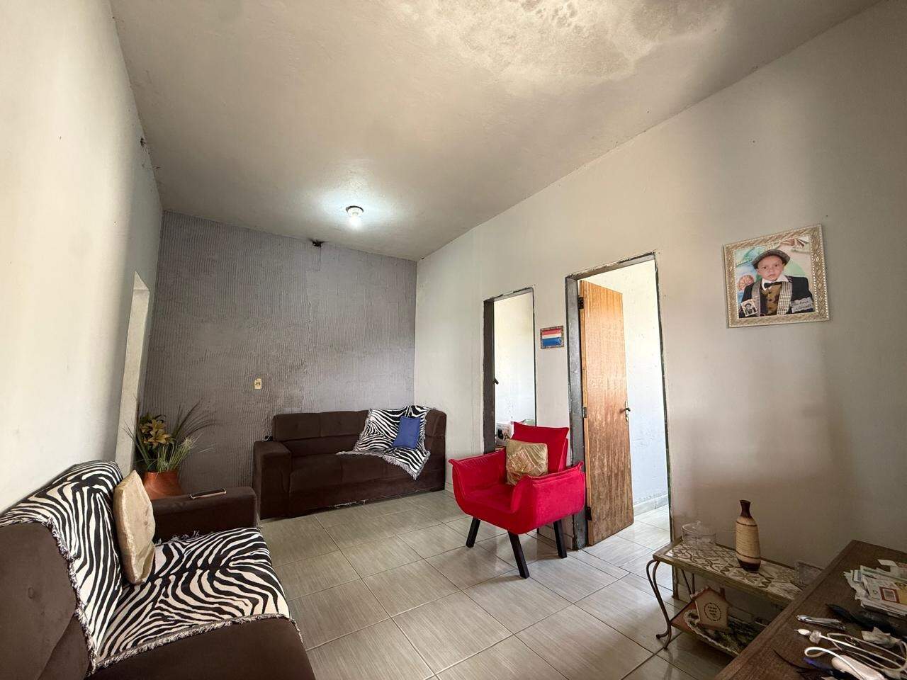 CASA à venda no Conjunto Habitacional Jadir Marinho: 