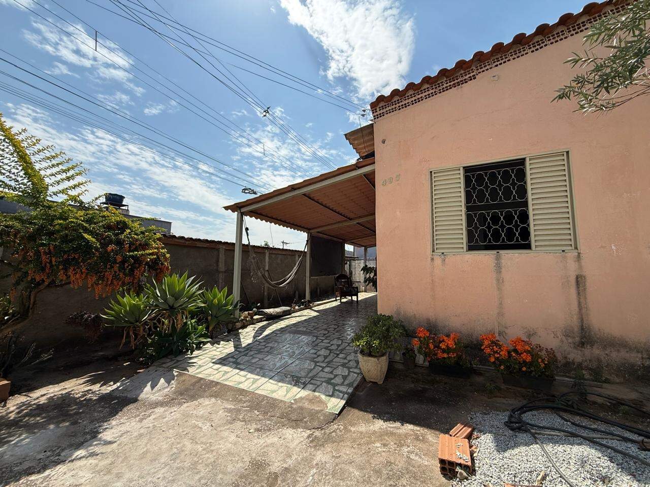CASA à venda no Conjunto Habitacional Jadir Marinho: 