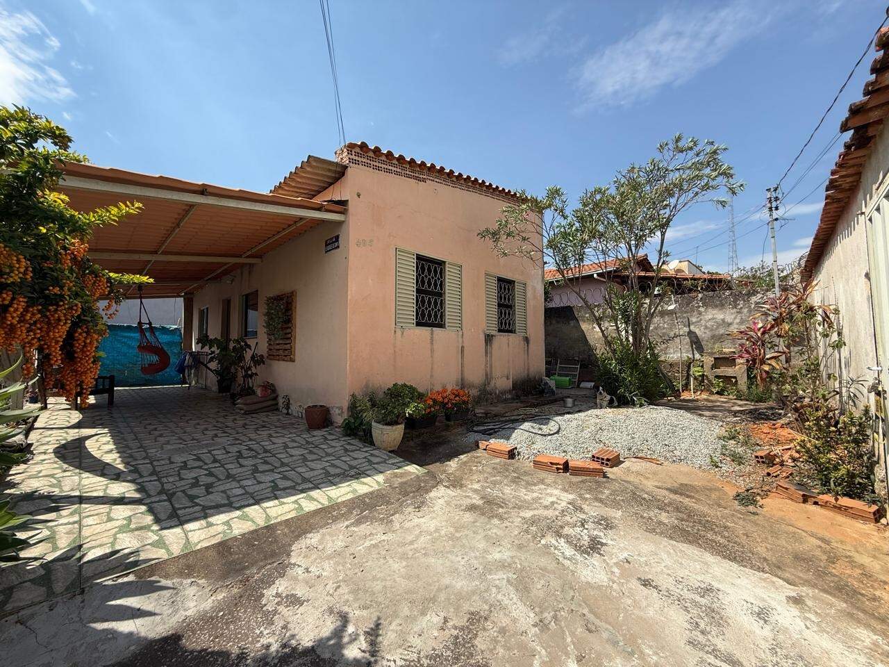 CASA à venda no Conjunto Habitacional Jadir Marinho: 