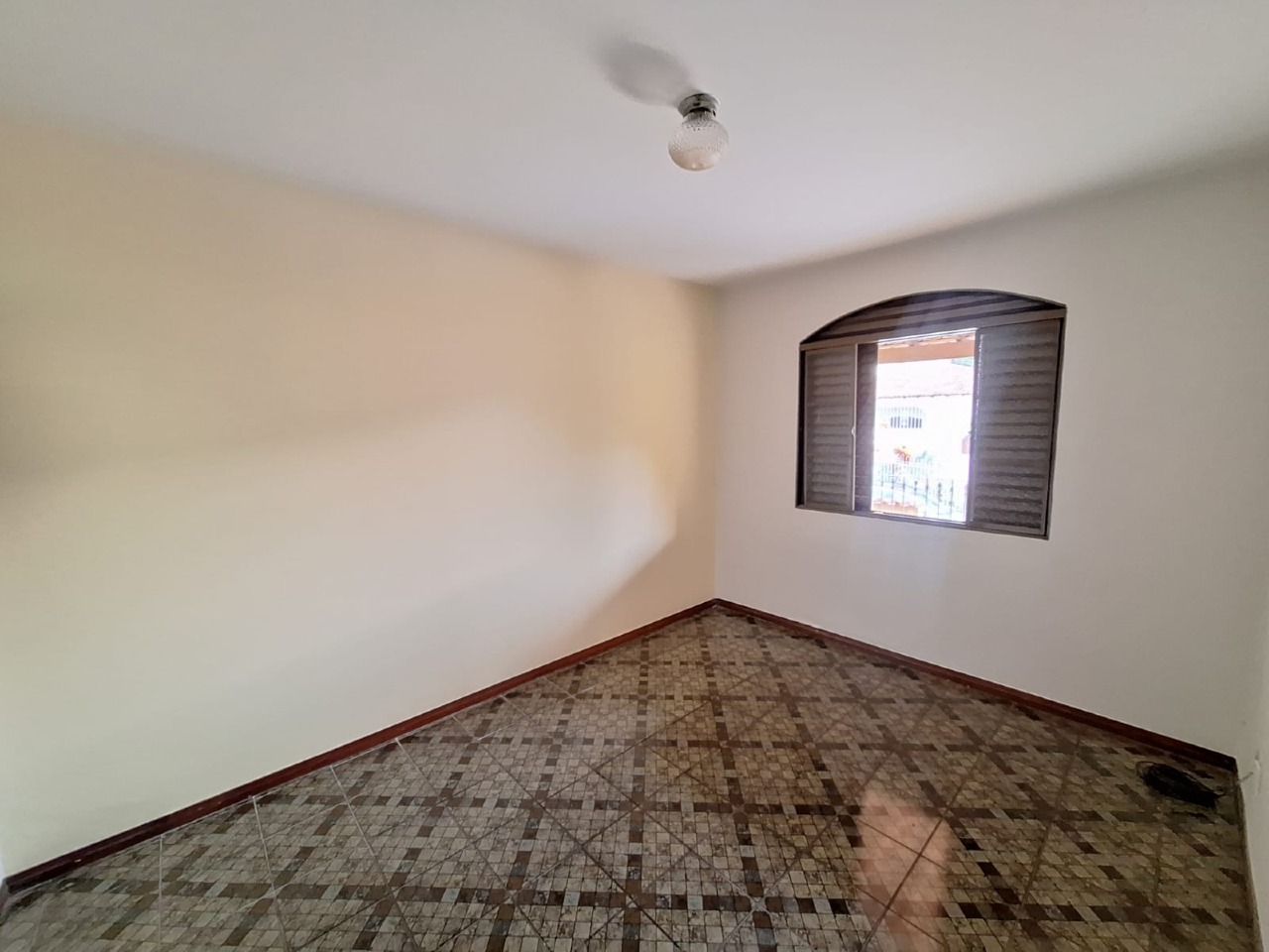 APARTAMENTO COM AREA para aluguel no LOURDES: 