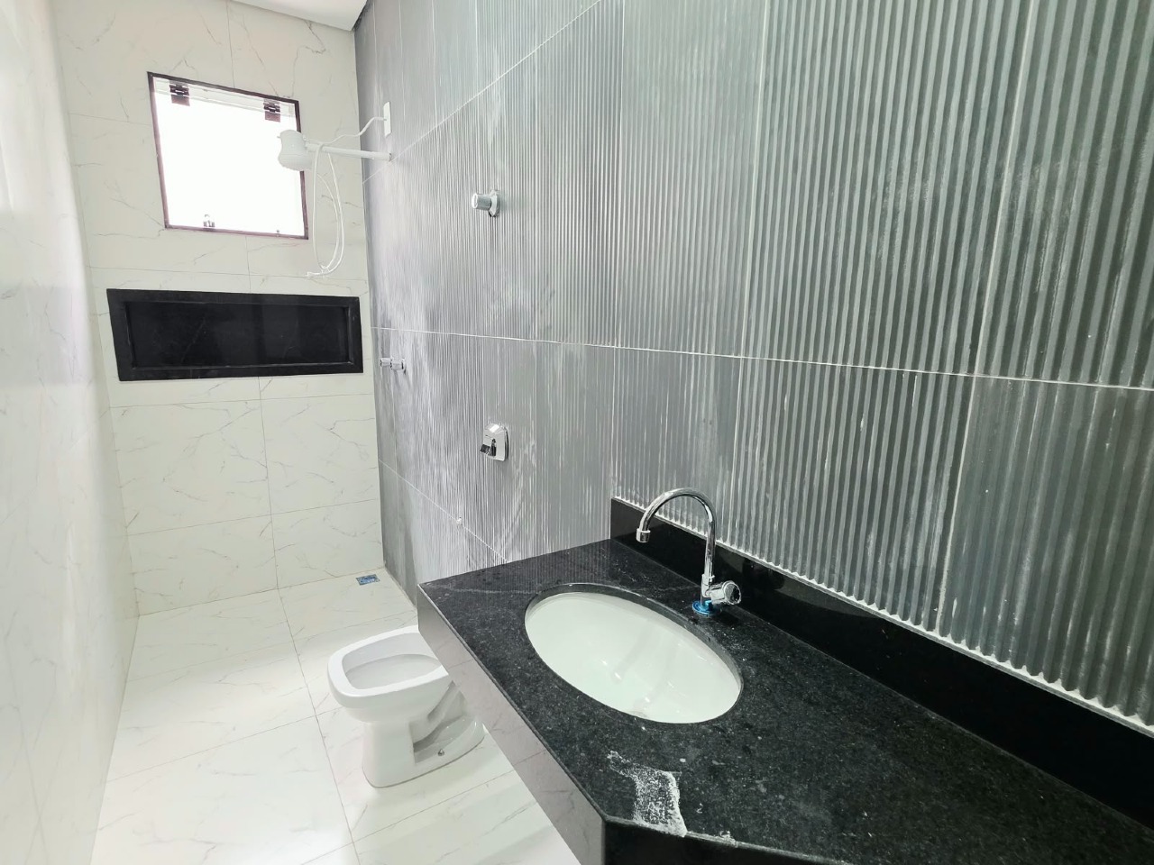 CASA à venda no RECANTO DAS PEIXOTAS: 