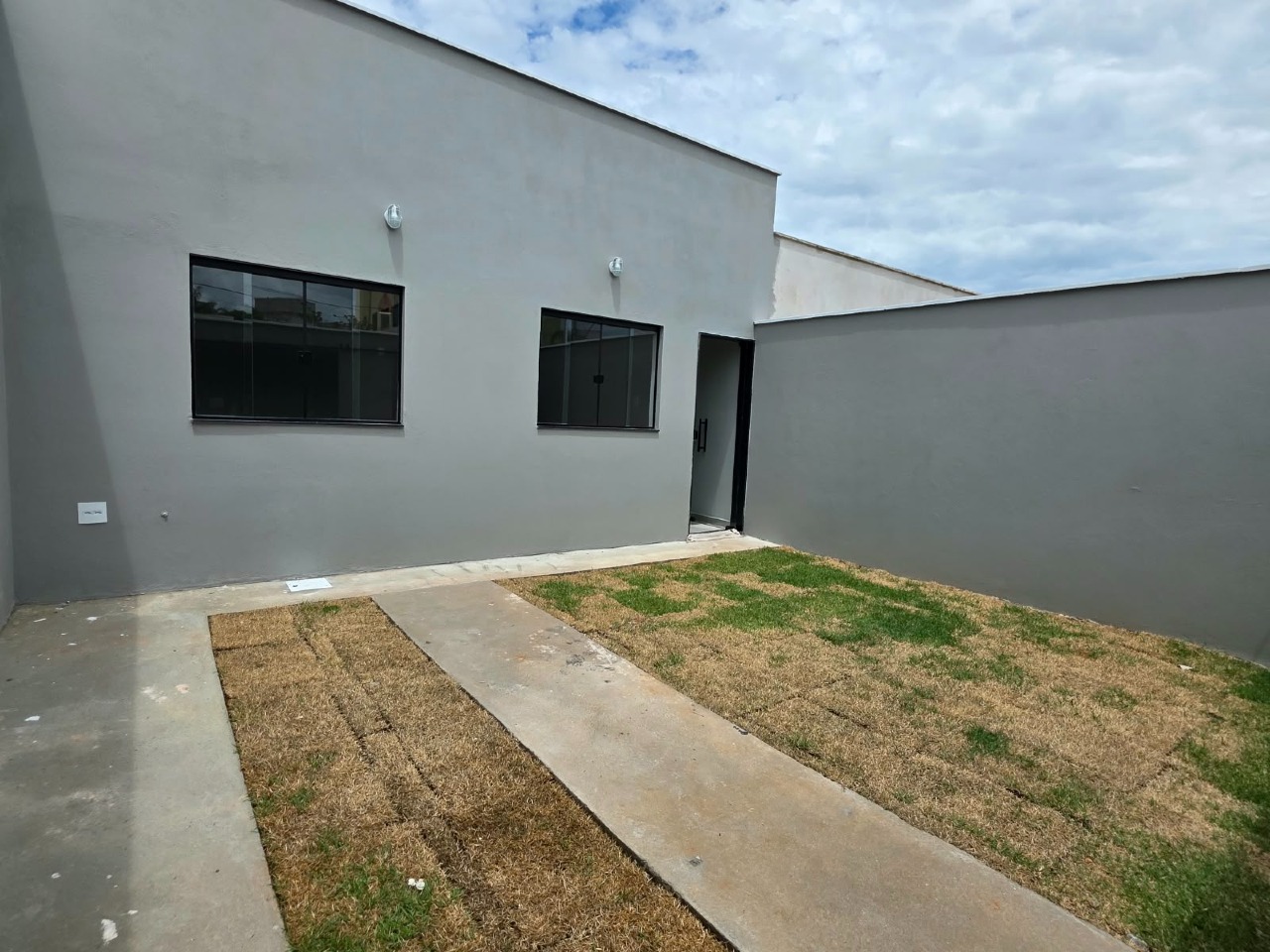 CASA à venda no RECANTO DAS PEIXOTAS: 