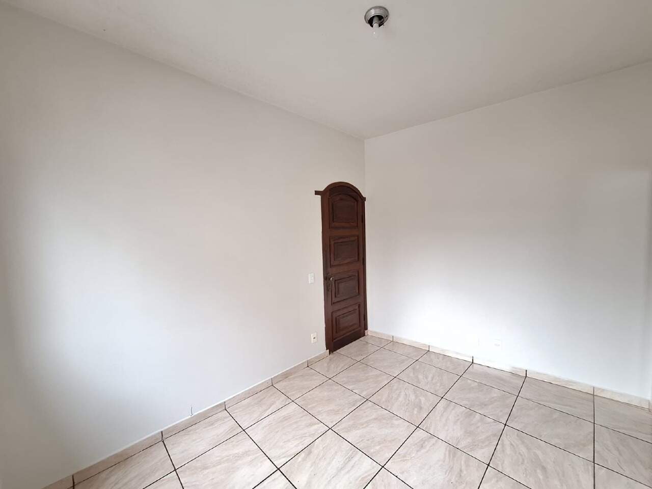 APARTAMENTO COM AREA para aluguel no CENTRO: 