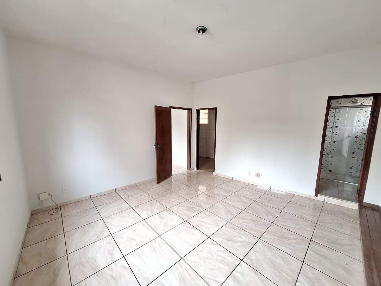 APARTAMENTO COM AREA para aluguel no CENTRO: 