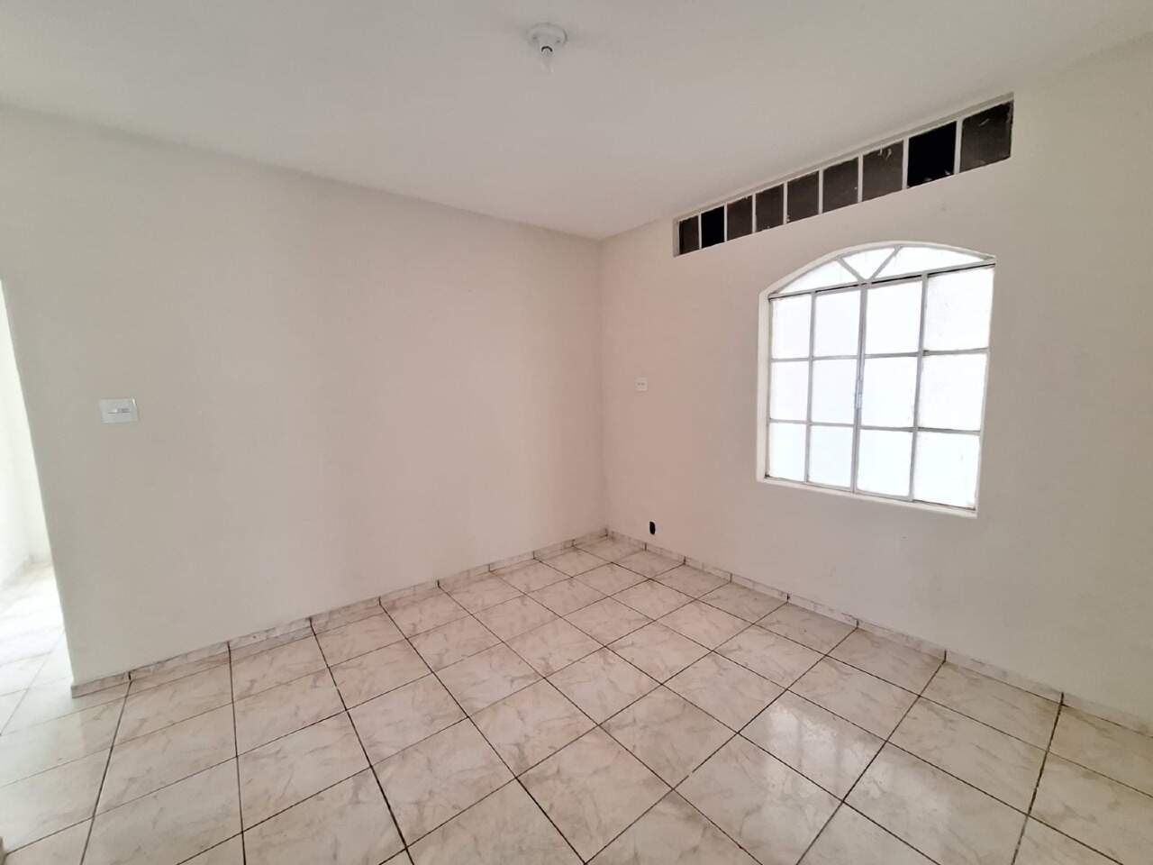 CASA para aluguel no CENTRO: 