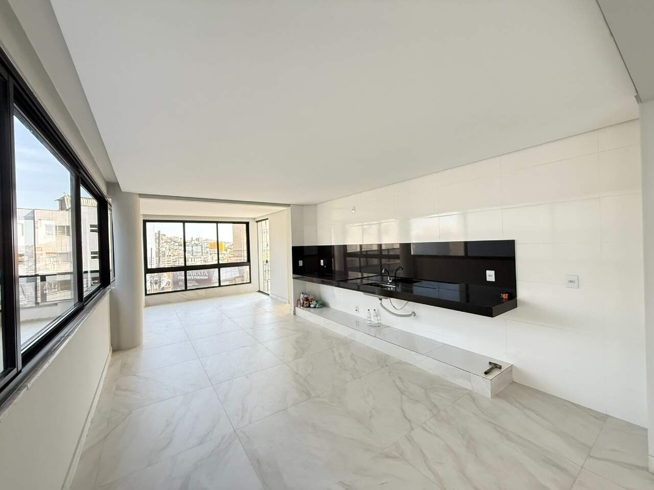 APARTAMENTO COM AREA à venda no CENTRO: 