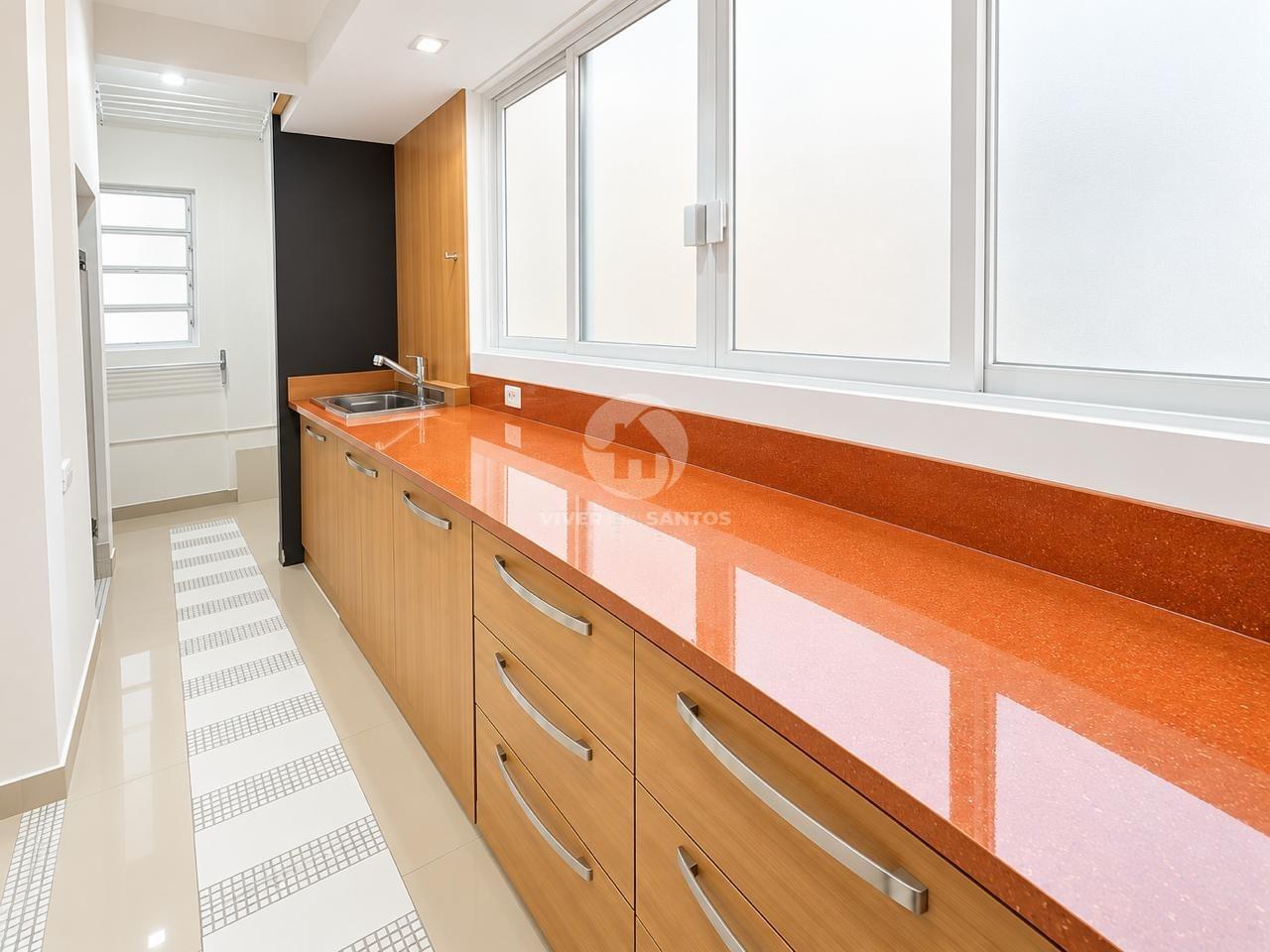 Apartamento de Frente, 2 Dormitórios, Sacada e a 1 Quadra da Praia no Boqueirão – Santos/SP em Boqueirão, Santos — foto 15