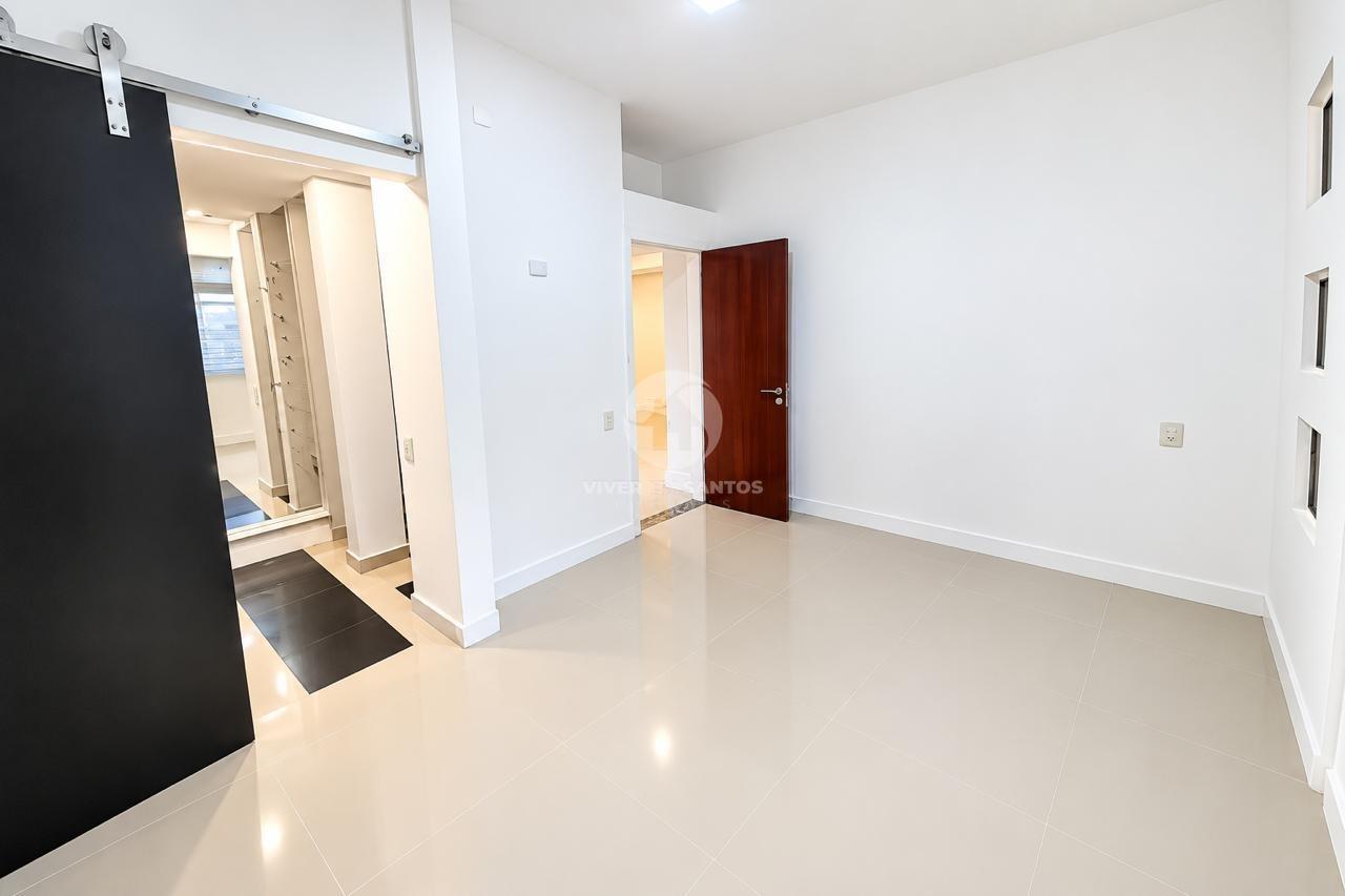Apartamento de Frente, 2 Dormitórios, Sacada e a 1 Quadra da Praia no Boqueirão – Santos/SP em Boqueirão, Santos — foto 5