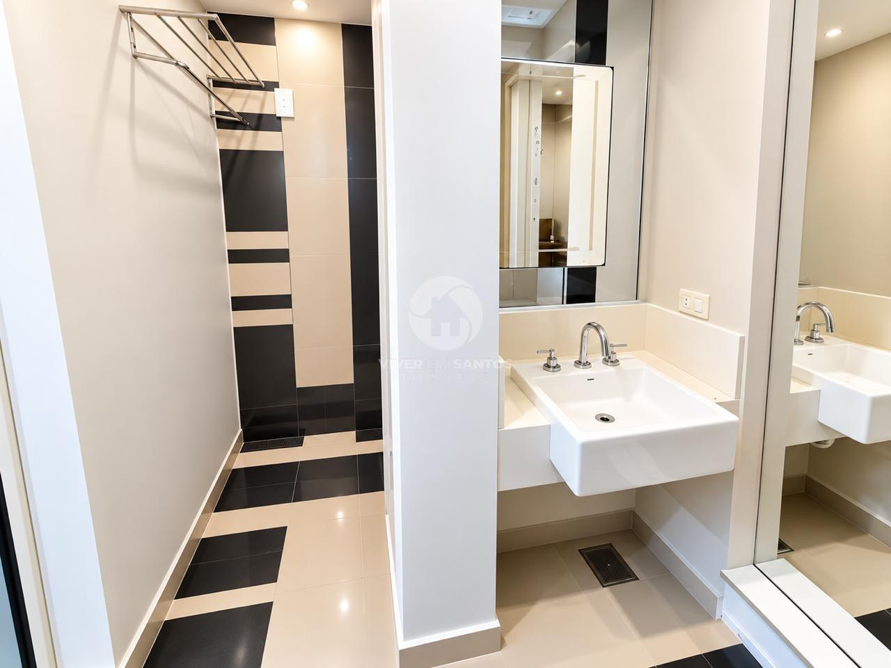 Apartamento de Frente, 2 Dormitórios, Sacada e a 1 Quadra da Praia no Boqueirão – Santos/SP em Boqueirão, Santos — foto 6