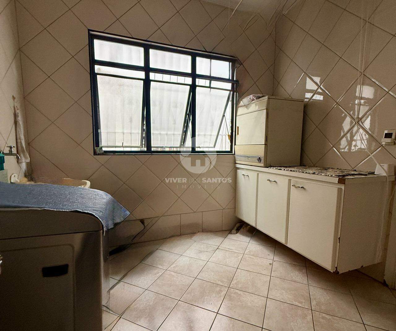 Casa Triplex Sobreposta Alta 4 Dormitórios, Churrasqueira e Piscina no Embaré - Santos SP em Embaré, Santos — foto 10