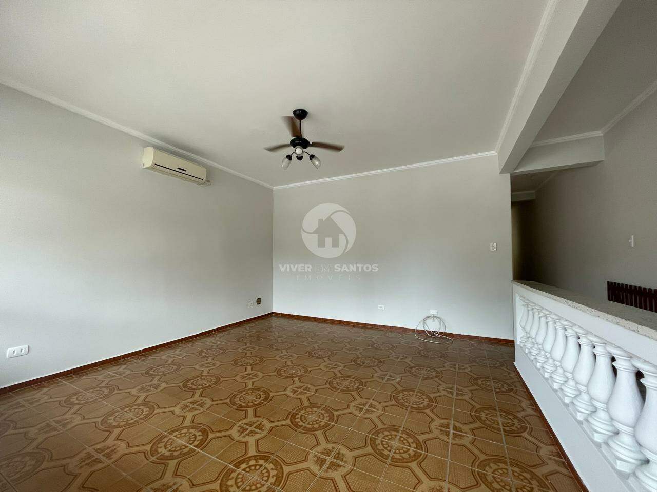 Casa à venda, 3 quartos, 1 suíte, 1 vaga, Encruzilhada - Santos/SP em Encruzilhada, Santos — foto 2