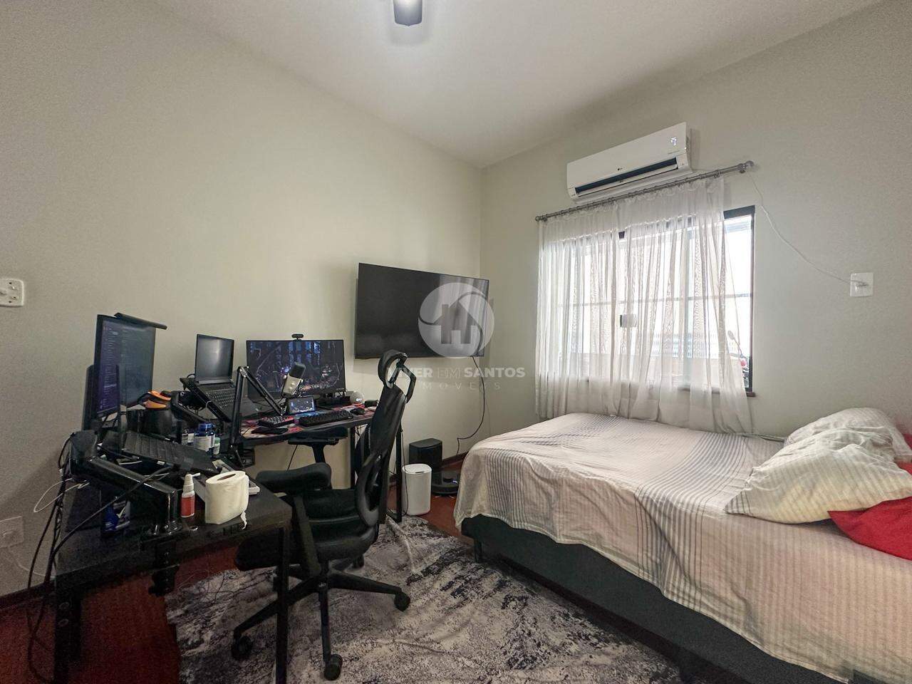 Ótima oportunidade para quem busca um imóvel espaçoso, confortável e com excelente custo-benefício! em Encruzilhada, Santos — foto 13