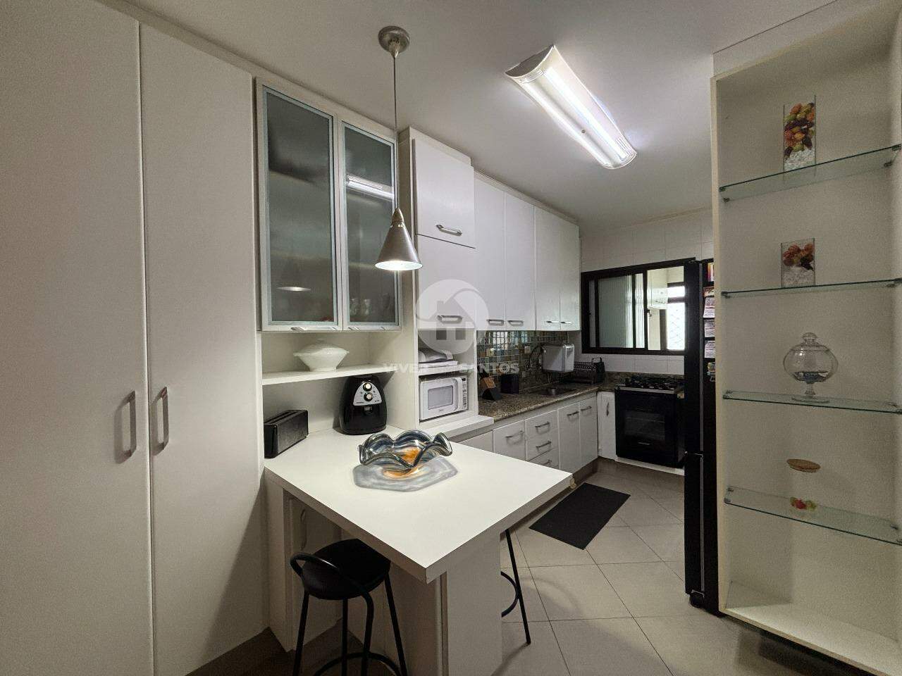 Apartamento em andar alto de 2 dormitórios e dependência de serviço no Marapé - Santos/SP em Marapé, Santos — foto 12