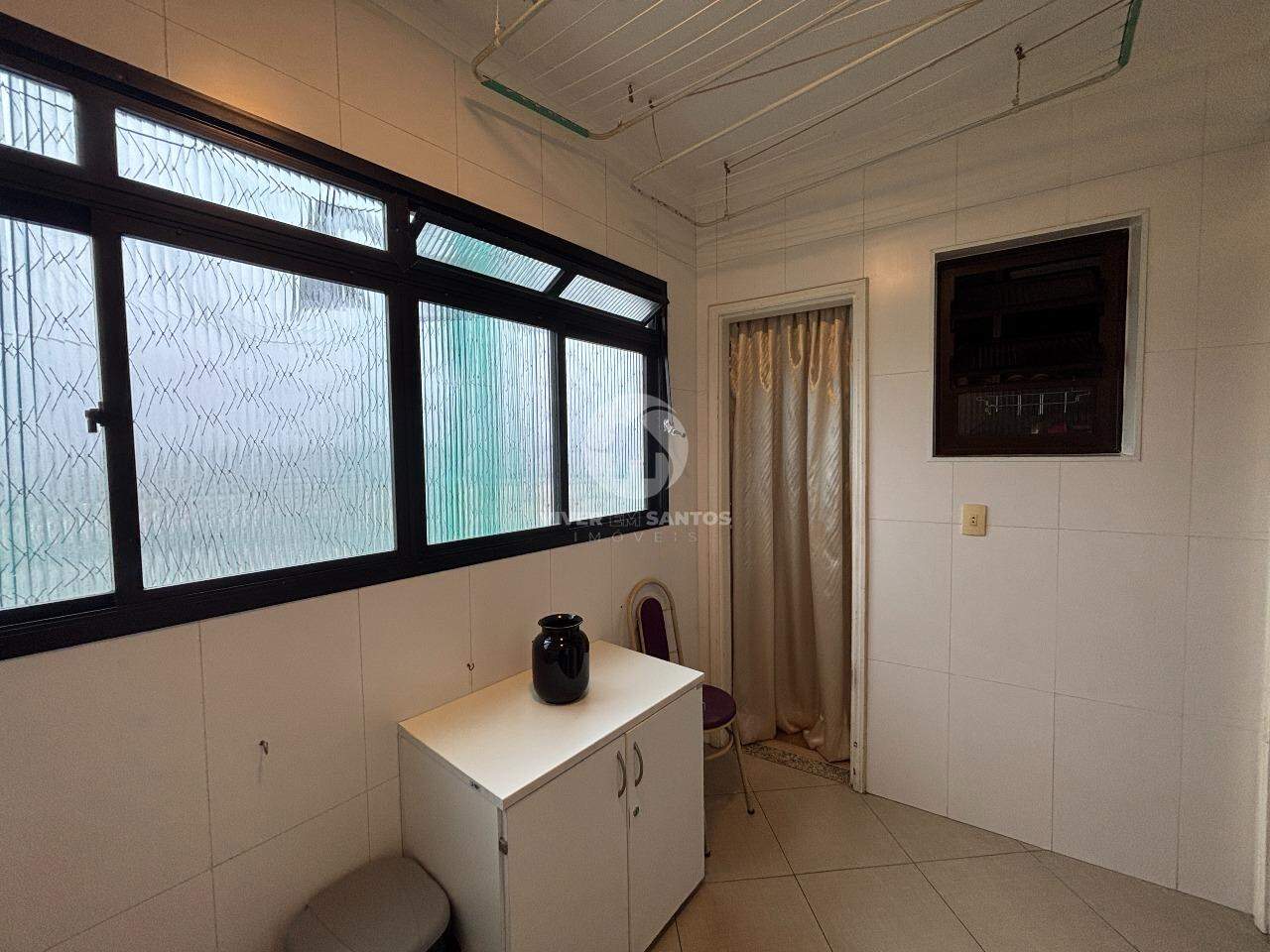 Apartamento em andar alto de 2 dormitórios e dependência de serviço no Marapé - Santos/SP em Marapé, Santos — foto 17