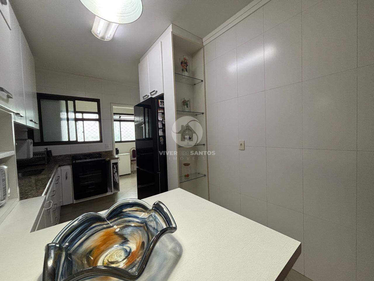 Apartamento em andar alto de 2 dormitórios e dependência de serviço no Marapé - Santos/SP em Marapé, Santos — foto 13