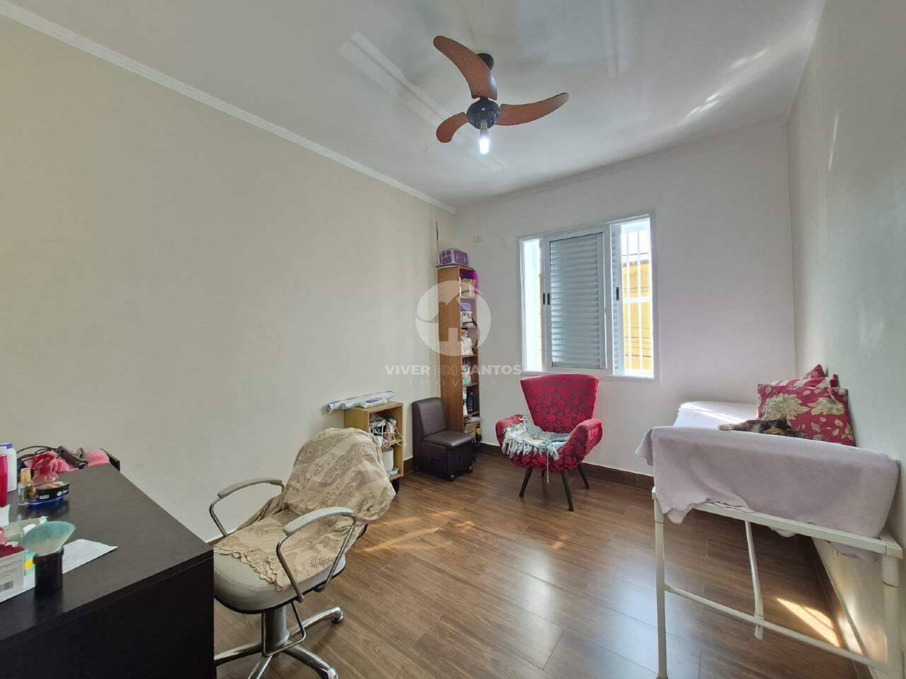 EXCELENTE CASA SOBREPOSTA ALTA NO BAIRRO DO MACUCO - CONFORTO E PRATICIDADE! em Macuco, Santos — foto 7