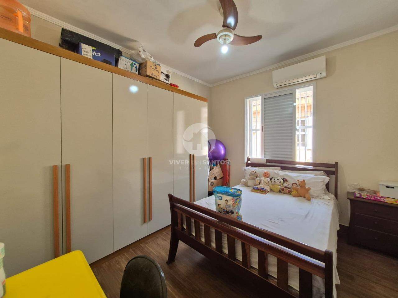 EXCELENTE CASA SOBREPOSTA ALTA NO BAIRRO DO MACUCO - CONFORTO E PRATICIDADE! em Macuco, Santos — foto 4