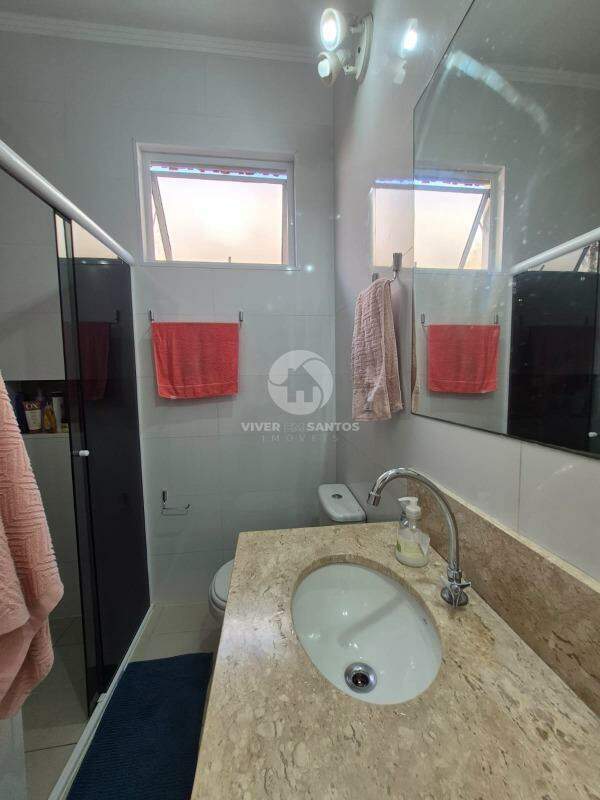 EXCELENTE CASA SOBREPOSTA ALTA NO BAIRRO DO MACUCO - CONFORTO E PRATICIDADE! em Macuco, Santos — foto 14