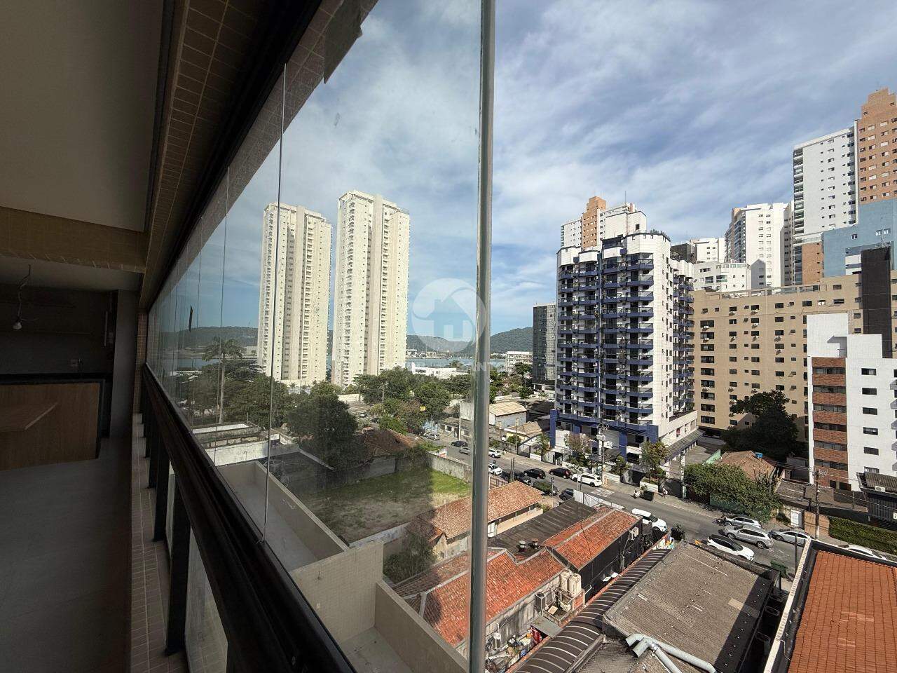 Apartamento à Venda: Sala com Cozinha Conjugada, 2 Suítes e Lazer Completo em Ponta da Praia, Santos — foto 2
