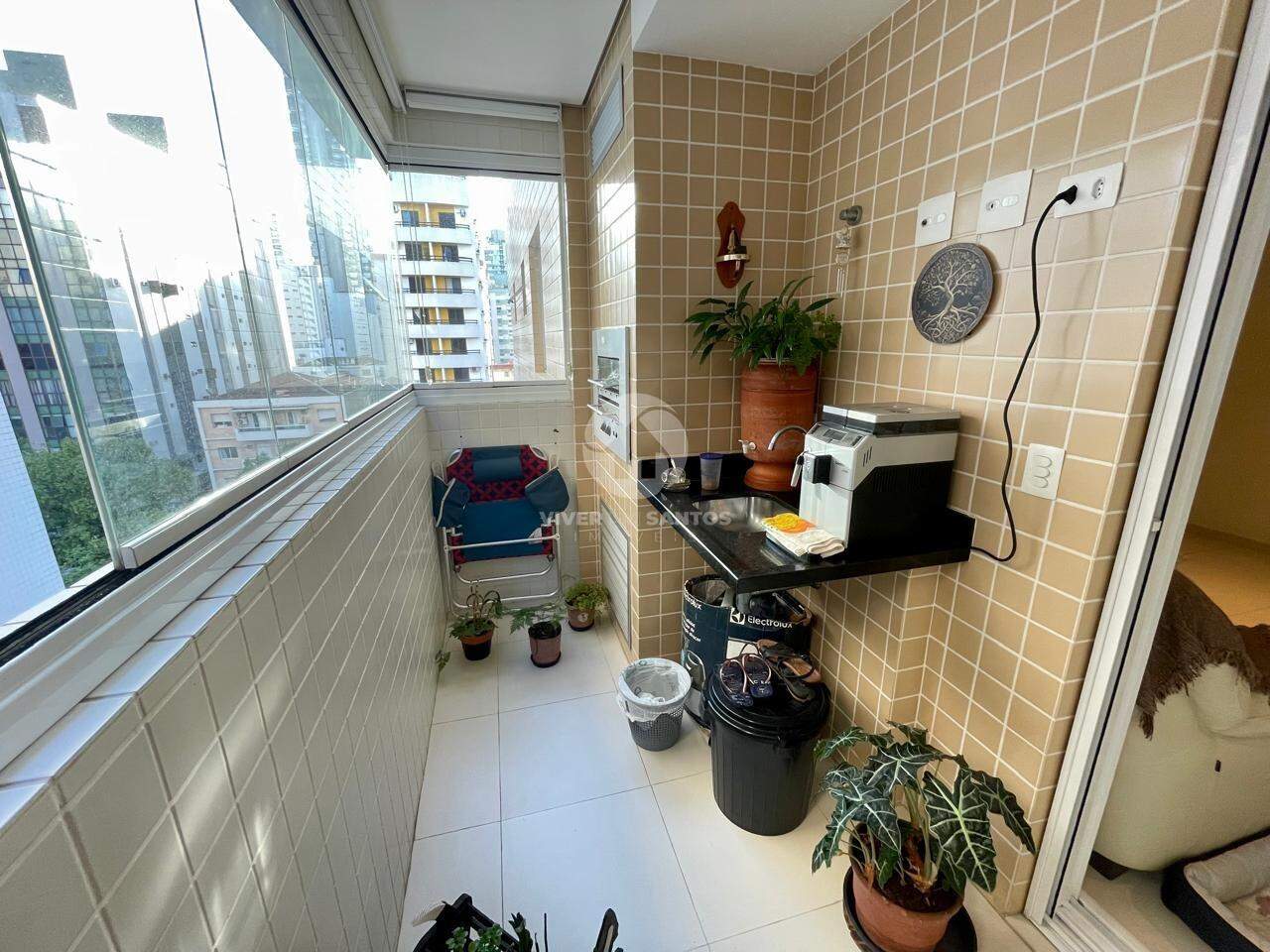 Excelente apartamento 02 dormitórios (1 suíte) – 1,5 quadra da praia – Gonzaga – Santos SP em Gonzaga, Santos — foto 3