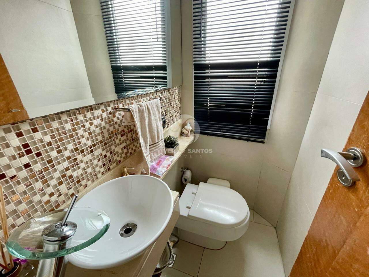 Belíssima Casa Sobreposta Alta à Venda – 5 Dormitórios (2 Suítes) – Marapé – Santos SP em Marapé, Santos — foto 5