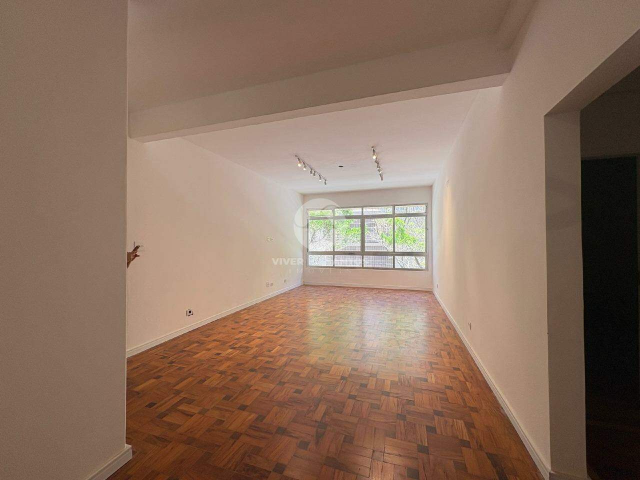 Oportunidade: Apartamento Reformado com 2 Suítes Próximo à Praia em Boqueirão, Santos — foto 3
