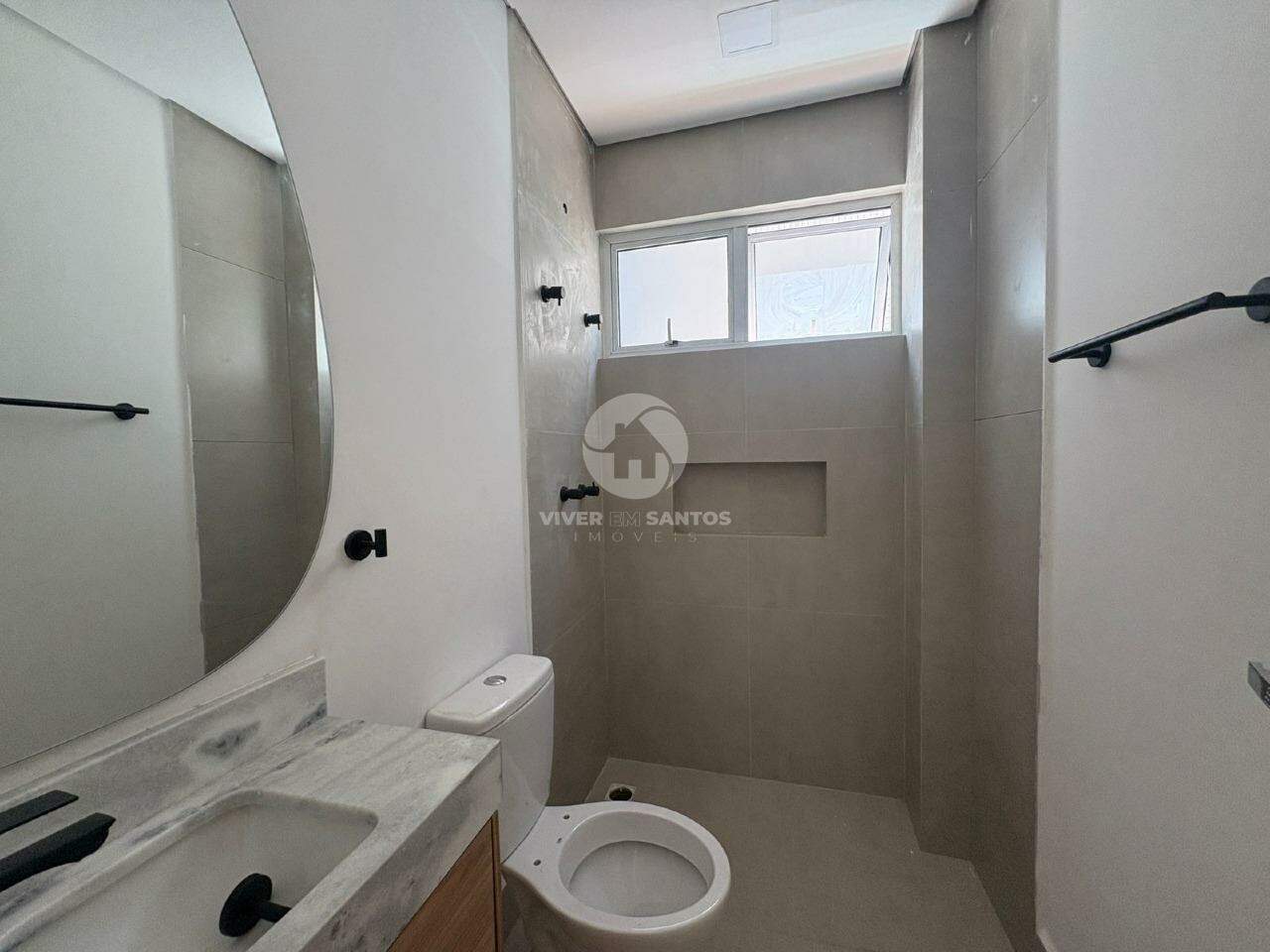 Oportunidade: Apartamento Reformado com 2 Suítes Próximo à Praia em Boqueirão, Santos — foto 4