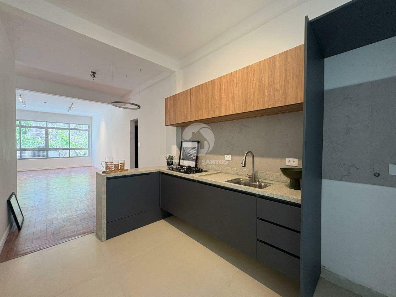 Oportunidade: Apartamento Reformado com 2 Suítes Próximo à Praia em Boqueirão, Santos — foto 11
