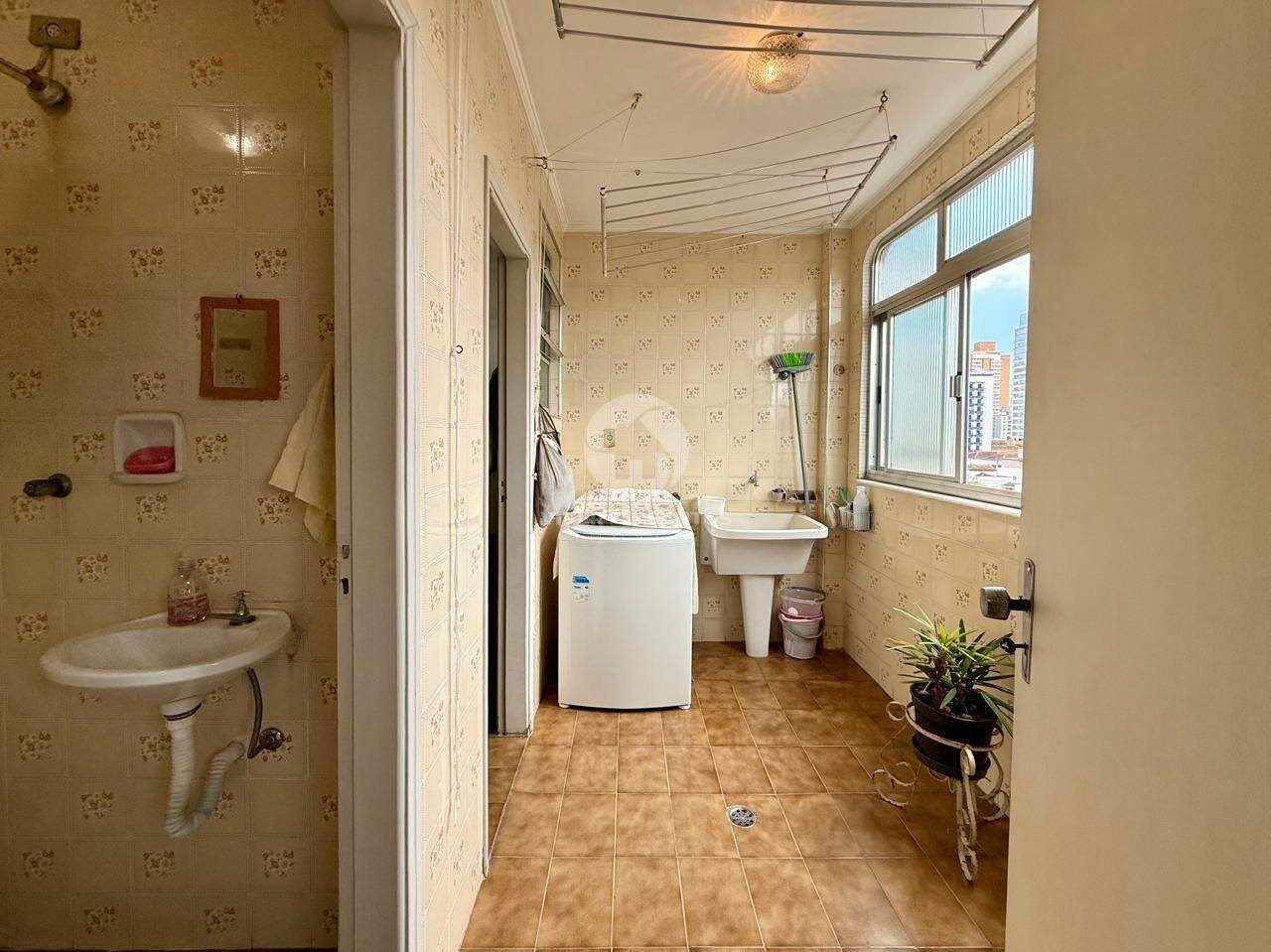 Apartamento 3 dormitórios com Suíte, Varanda de Frente e Dependência- Gonzaga em Gonzaga, Santos — foto 27
