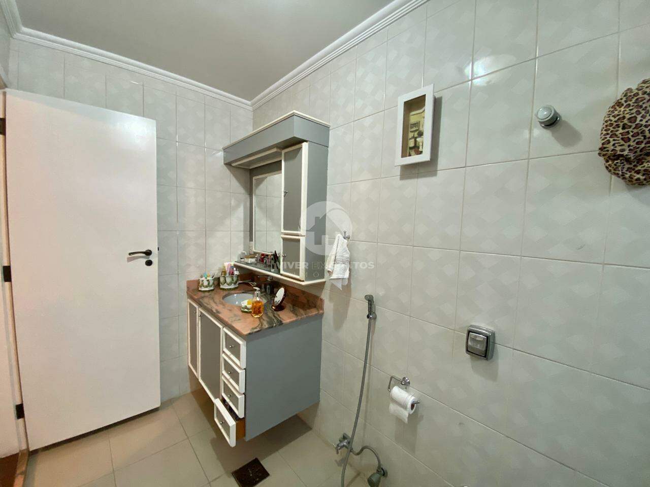 Apartamento de três dormitórios (uma suíte) com duas vagas demarcadas na Pompeia em Pompéia, Santos — foto 16