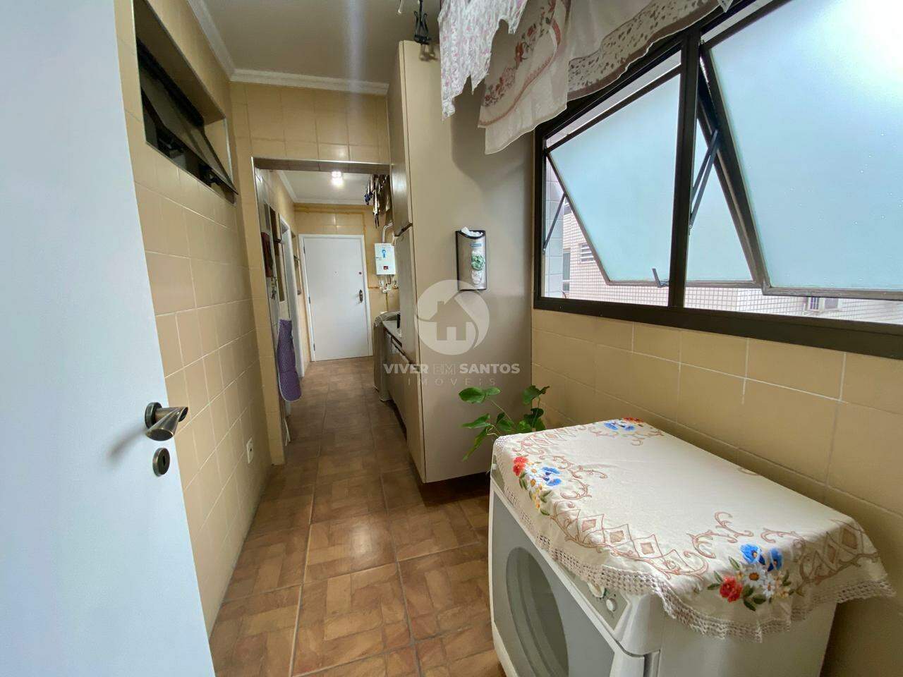 Apartamento de três dormitórios (uma suíte) com duas vagas demarcadas na Pompeia em Pompéia, Santos — foto 25