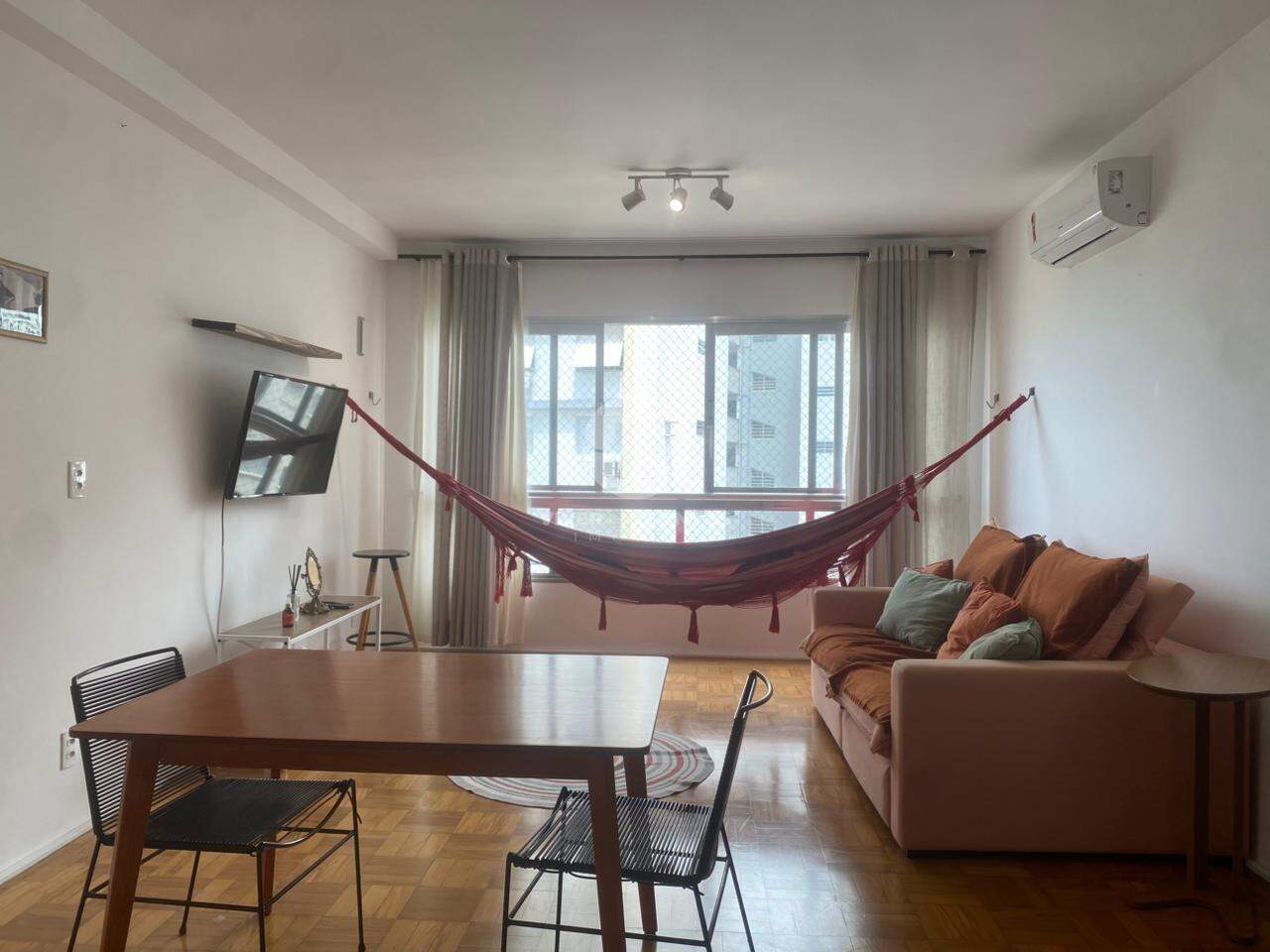 APARTAMENTO 2 QUARTOS REFORMADO NO BOQUEIRAO COM VISTA MAR- SANTOS em Boqueirão, Santos — foto 5