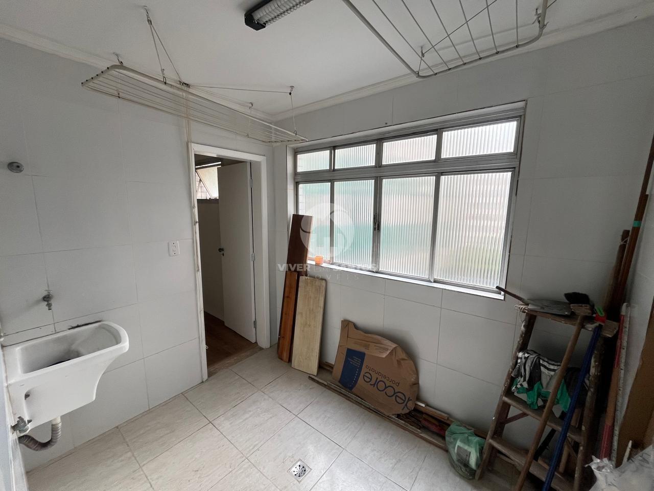 Apartamento à venda no Gonzaga | Varanda na avenida da praia | 2 dorm + dependência-vaga demarcada em Gonzaga, Santos — foto 7