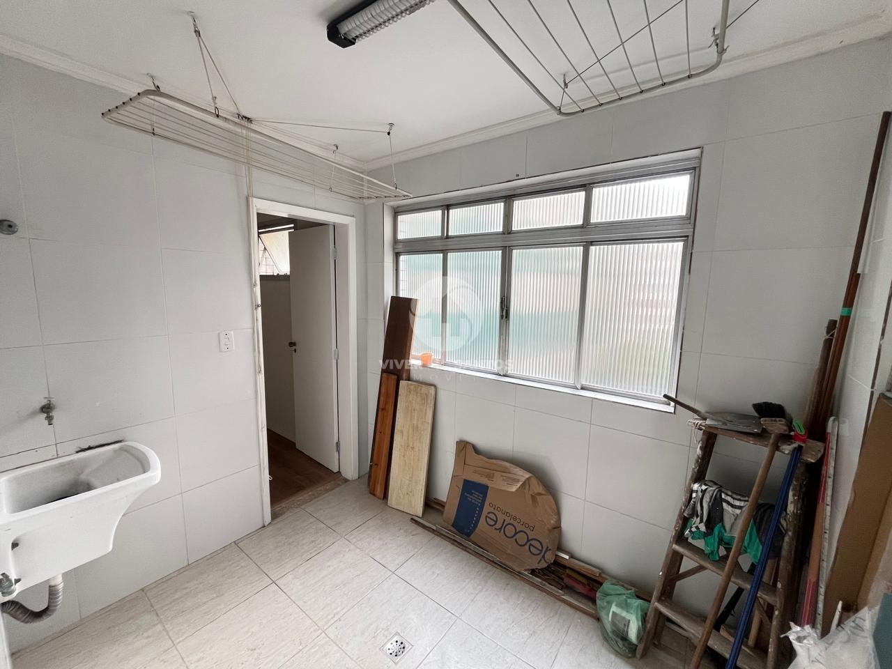 Apartamento à venda no Gonzaga | Varanda na avenida da praia | 2 dorm + dependência-vaga demarcada em Gonzaga, Santos — foto 9