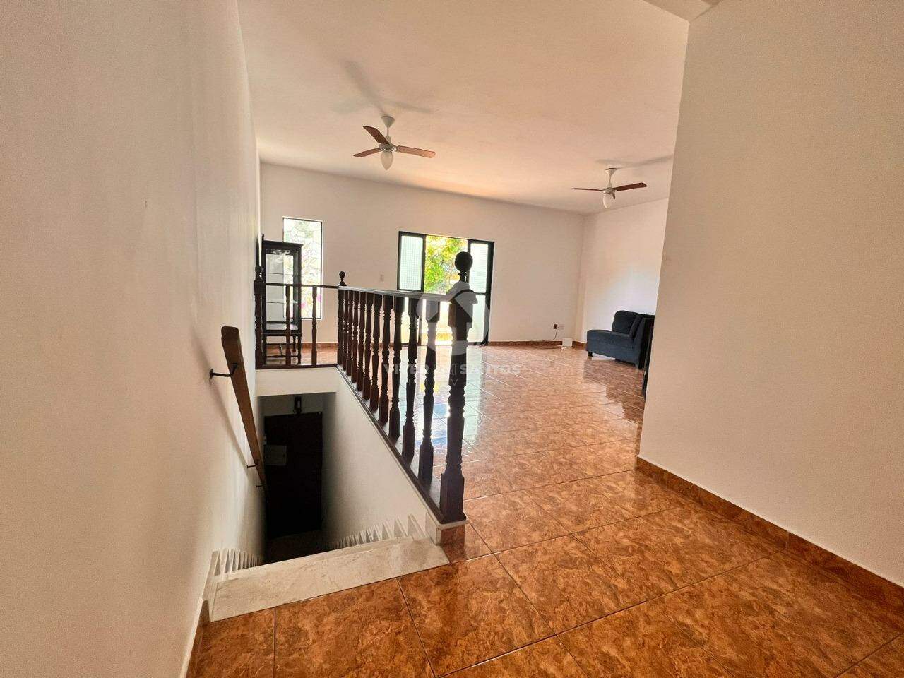 Casa sobreposta alta com 2 quartos e quintal no Boqueirão em Santos em Boqueirão, Santos — foto 4