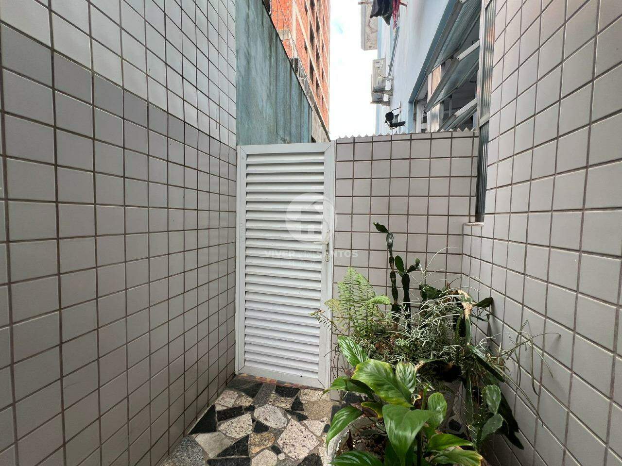 Apartamento térreo com 2 quartos e quintal no Embaré em Embaré, Santos — foto 19