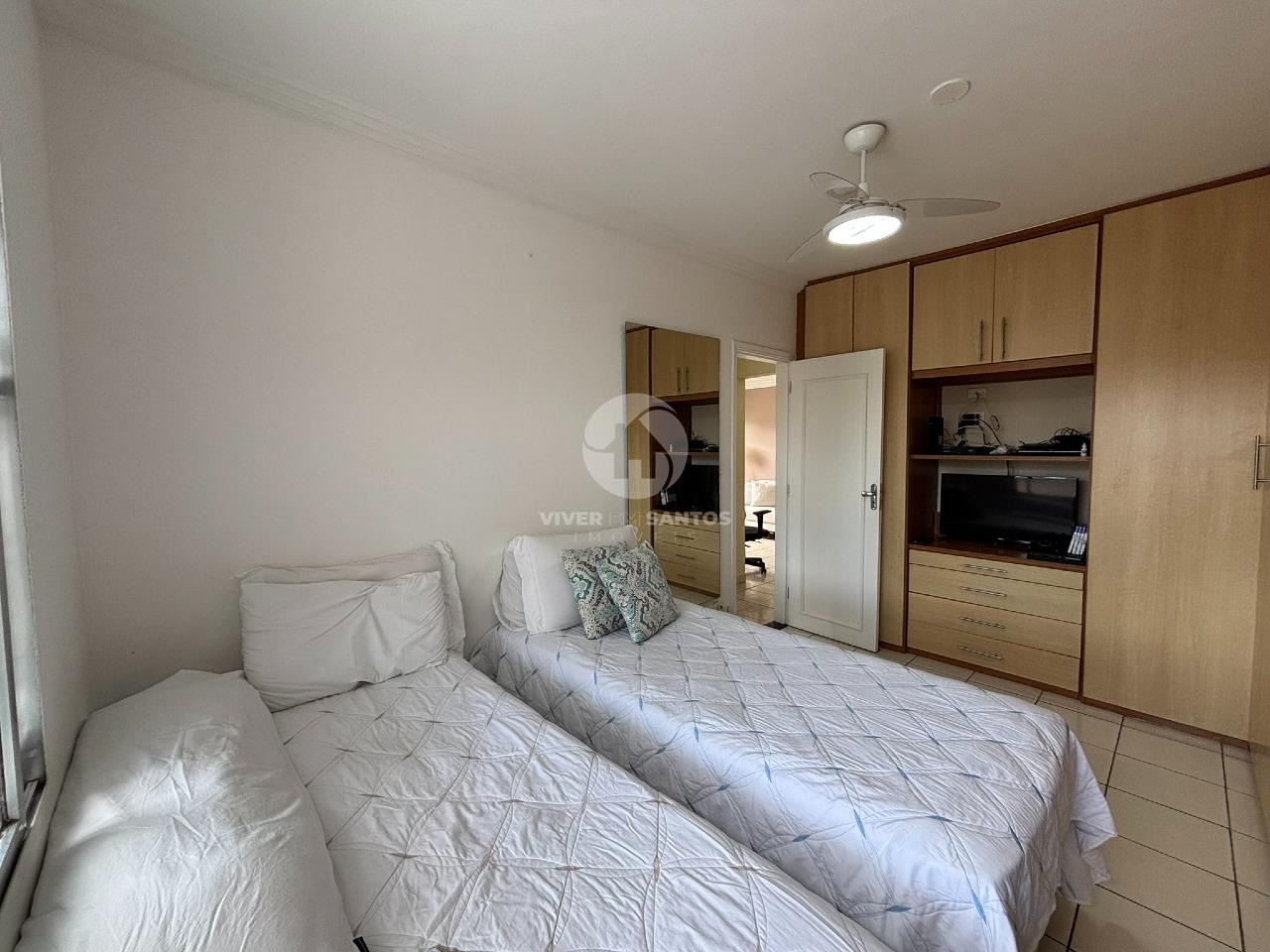 Apartamento reformado 2 quartos, elevador e vaga de garagem demarcada no Embaré - Santos/SP em Embaré, Santos — foto 9