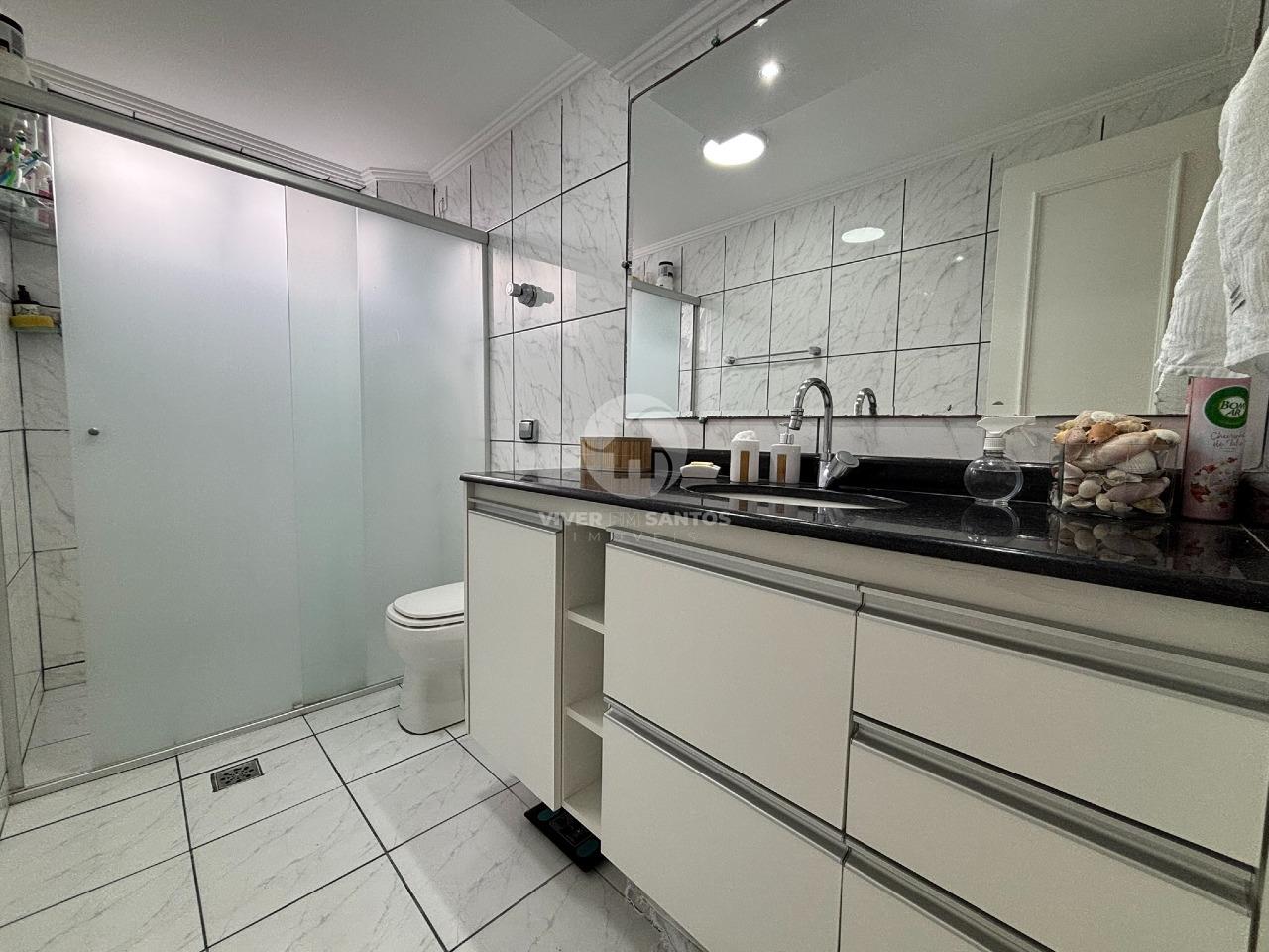Apartamento reformado 2 quartos, elevador e vaga de garagem demarcada no Embaré - Santos/SP em Embaré, Santos — foto 7