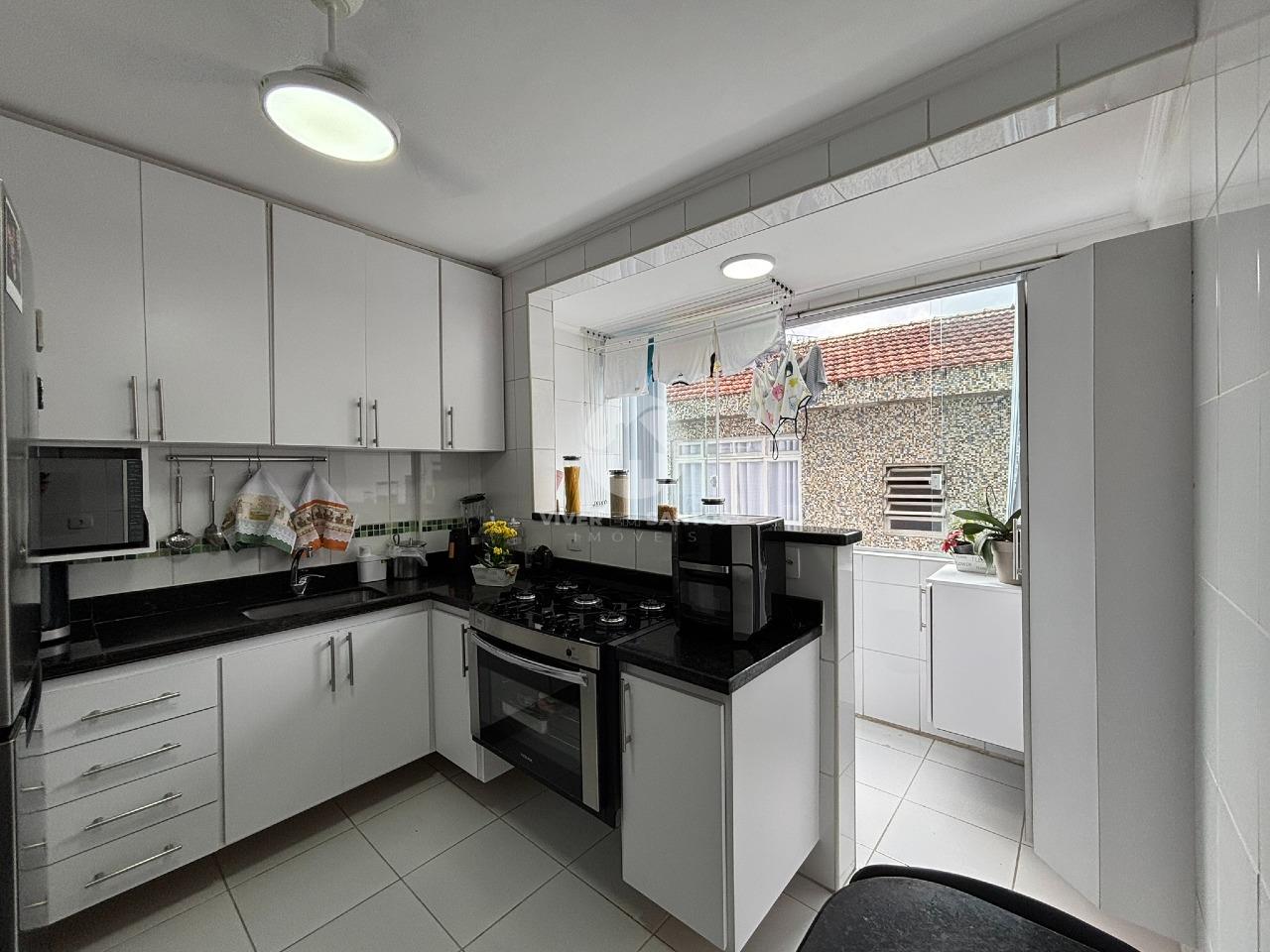Apartamento reformado 2 quartos, elevador e vaga de garagem demarcada no Embaré - Santos/SP em Embaré, Santos — foto 11