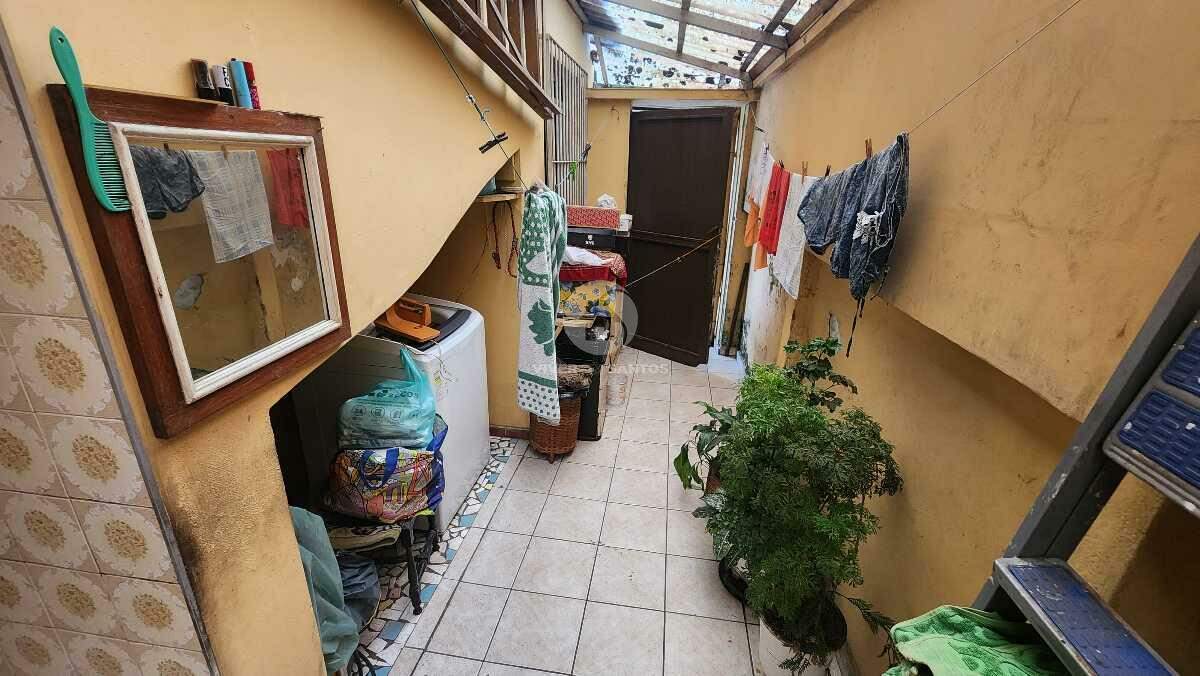 SOBRADO ISOLADO DE ESQUINA PARA MORADIA OU INVESTIMENTO em Aparecida, Santos — foto 7