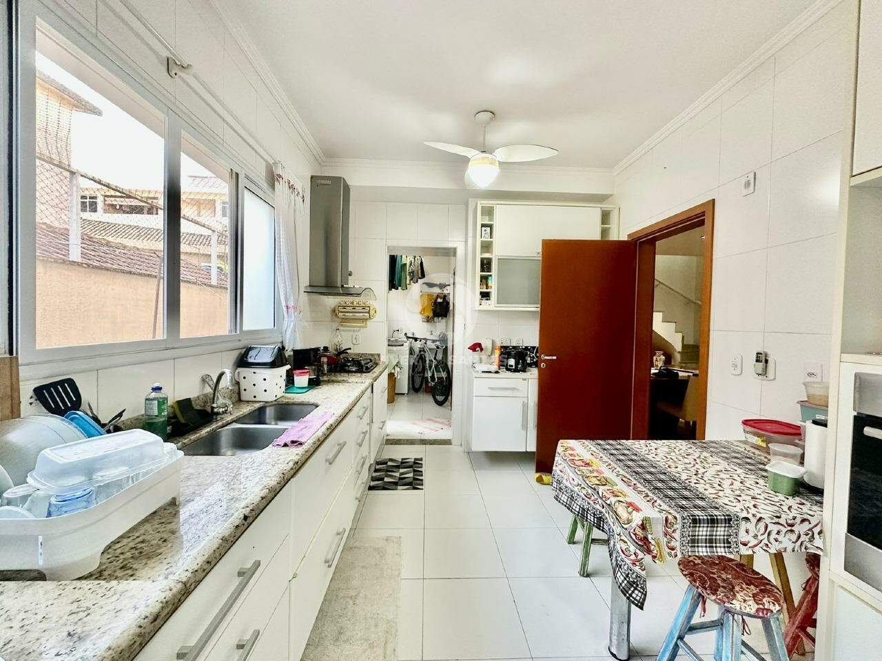 Casa incrível em condomínio fechado com 4 vagas de Garagem- Ponta da Praia em Ponta da Praia, Santos — foto 7