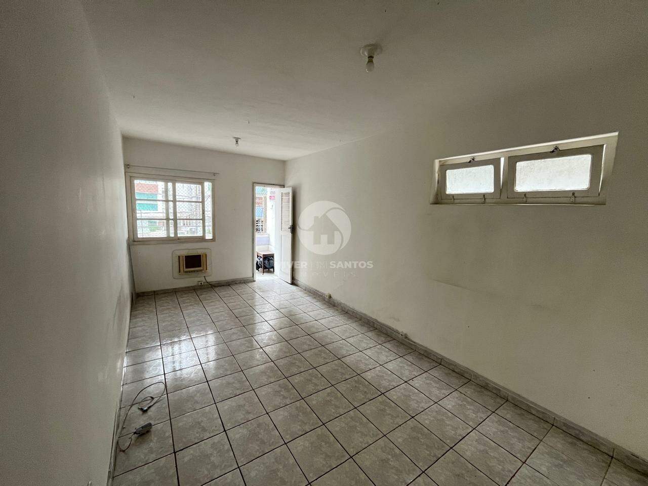 Oportunidade na quadra do mar no Gonzaga - Sala living - elevador - portaria 24h em Gonzaga, Santos — foto 2