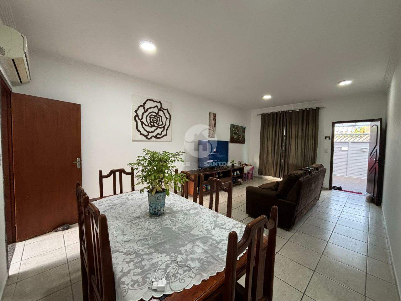 Casa Sobreposta Baixa com 3 quartos, quintal e 2 vagas de garagem Macuco - Santos/SP em Macuco, Santos — foto 4