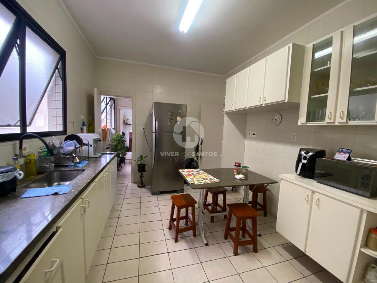 Apartamento 2 Dormitórios, Suíte, Garagem Fechada e 2 Quadras da Praia no Embaré - Santos SP em Embaré, Santos — foto 12